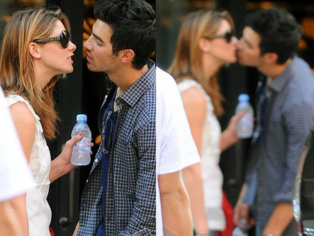 Joe Jonas & Ashley Greene