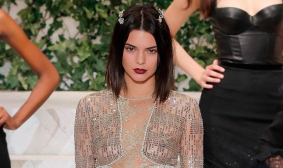 Kendall Jenner cambia de look con un radical corte de pelo