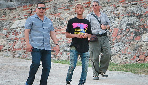 Will Smith y su hijo Jaden visitan corregimiento popular de Cartagena