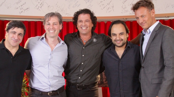 Carlos Vives firmó nuevamente contrato con Sony Music