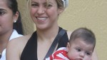 Shakira y su hijo Milan visitan a Piqué durante entrenamiento en Miami