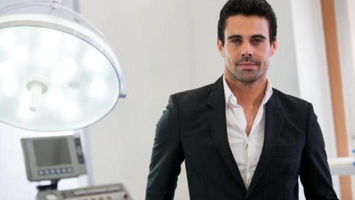 Emmanuel Esparza víctima de suplantación en las redes sociales