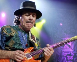Carlos Santana participará en la clausura del Mundial Brasil 2014
