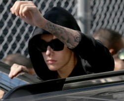 Revelan nuevas fotos del cantante Justin Bieber en la Carcel