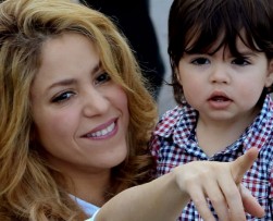 Gerard Piqué comparte video de Milan tocando la batería con Shakira