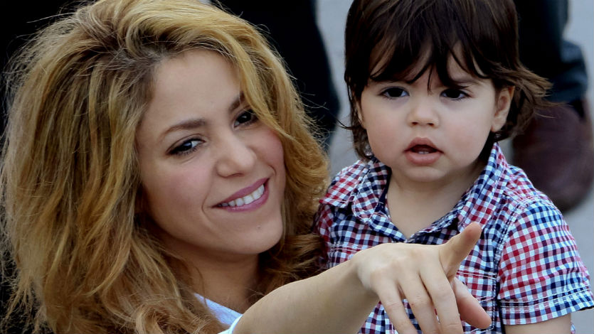 Gerard Piqué comparte video de Milan tocando la batería con Shakira