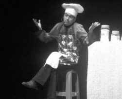 El Teatro La Mama presenta la comedia ‘Cocinando con Ralf’