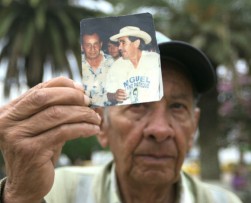 Canal Caracol emitirá documental de la vida de Víctor Carranza