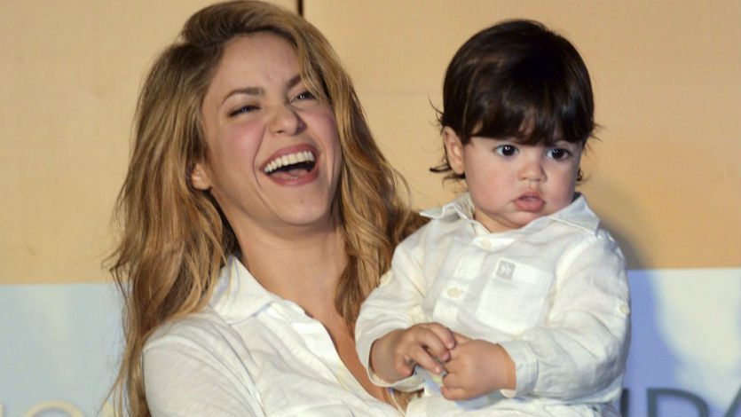 Padres de Shakira confirman que segundo hijo de la cantante es un niño
