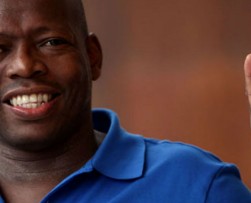 El Tino Asprilla lanzará su propia linea de preservativos saborizados