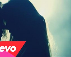 Marc Anthony presentó el video oficial de su canción Flor Pálida