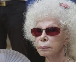 Fallece a los 88 años la duquesa de Alba en Sevilla, España