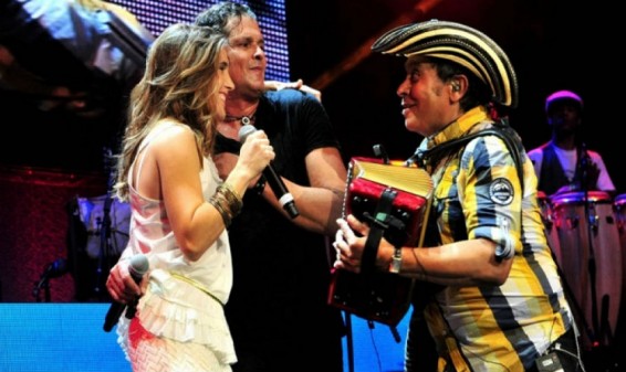 Carlos Vives y Soledad Pastorutti presentan la canción ‘Dame una Sonrisa’