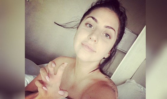 Lady Gaga publica fotografías suyas sin maquillaje en Instagram