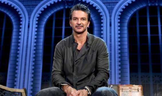 Ricardo Arjona obtendrá el Premio Lo Nuestro a la Excelencia 2015