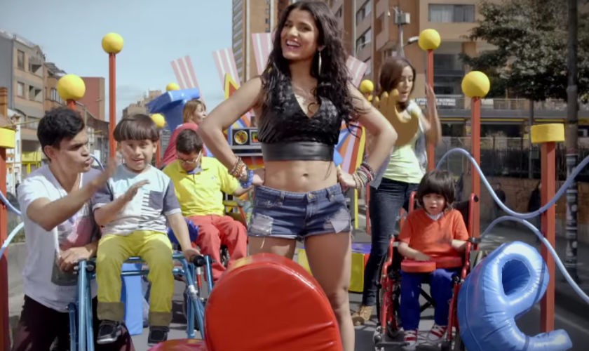 Martina La Peligrosa canta el himno de la Teletón Colombia 2015