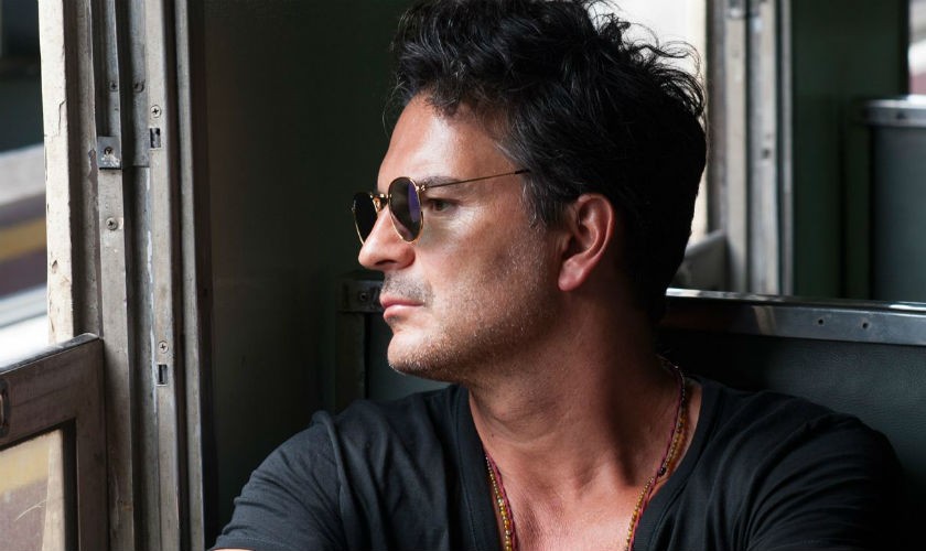 Ricardo Arjona presenta el video de la canción ‘Cavernícolas’