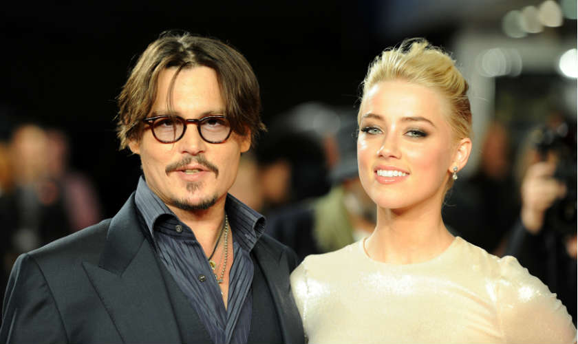 El actor Johnny Depp se divorcia de su esposa Amber Heard