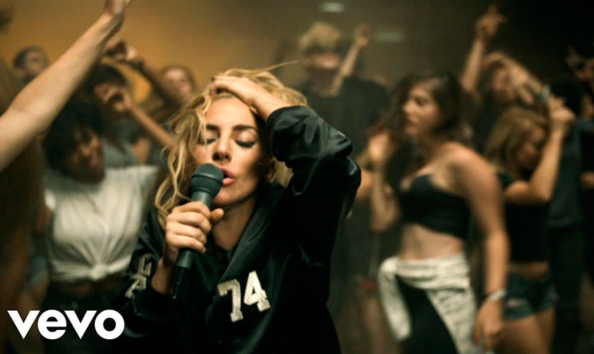 Lady Gaga presenta el video de su canción Perfect Illusion