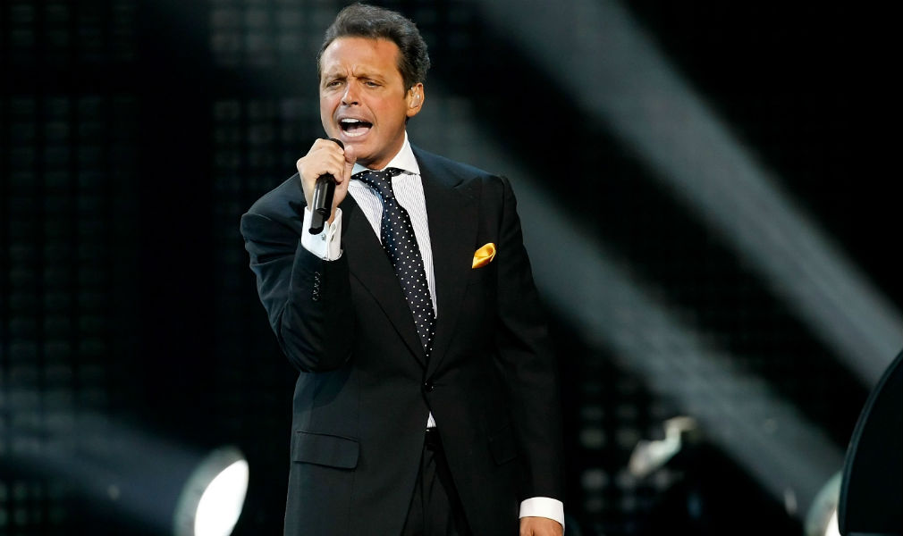 Embargan propiedades de Luis Miguel por no pagar sus deudas