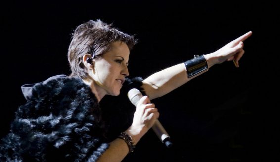Muere Dolores O’Riordan, vocalista de ‘The Cranberries’