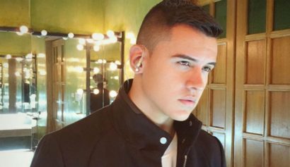 Critican a Kevin Roldán por estacionar en lugar para discapacitados